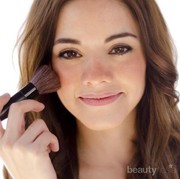 Hati-Hati, 4 Rekomendasi Blush On Drugstore Ini Bisa Bikin Kamu Jatuh Cinta