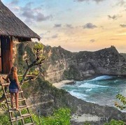 Pesona Molenteng, Rumah Pohon dengan Pemandangan Indah dari Tebing Pantai Bali
