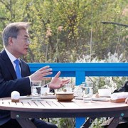 3 Kejadian Menarik Saat Pertemuan Hangat Antara Pemimpin Negara Korea
