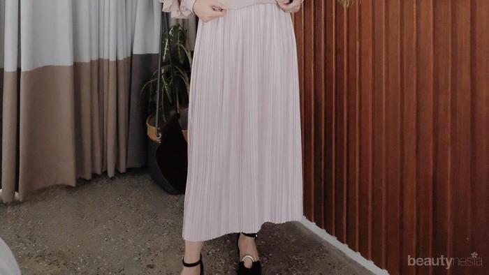 Model Rok Panjang yang Lagi Populer Ini Pasti Bikin Style Hijab Kamu Semakin Anggun