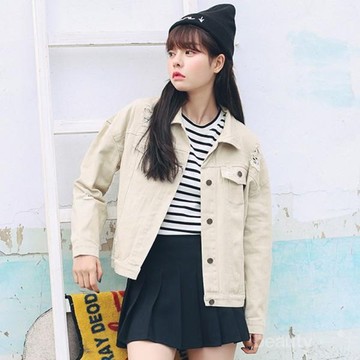 img-title Tampil Keren dengan Jaket Kekinian Ini yuk, Ladies!