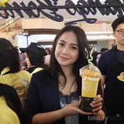 Tak Melulu Tentang Kue Kekinian, Ini Dia Bisnis Kuliner Artis yang Enggak Kalah Hits!