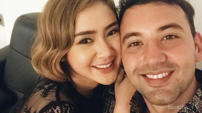 7 Momen Manis Cita Citata Bersama Pacar Bulenya, Makin Lengket Bak Perangko!