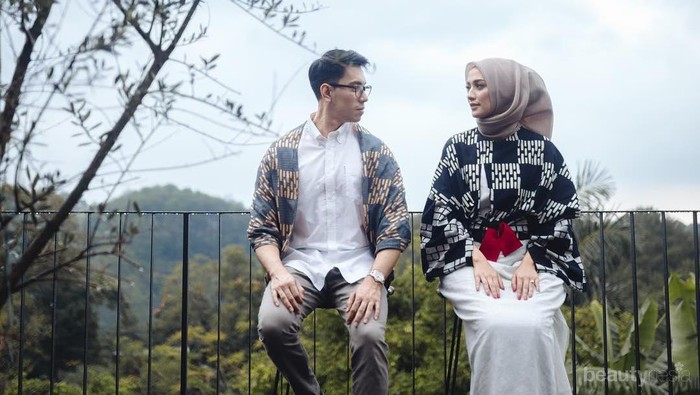 Seru Banget! Para Selebgram Ini Memilih Pre Wedding Outdoor yang Bisa Kamu Jadikan Referensi!