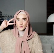 Tutorial Hijab Segiempat Praktis ala Hijabers Cantik Ashry Rabani