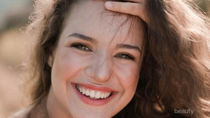 Begini Cara Menumbuhkan Alis Secara Alami, Kamu Harus Coba!