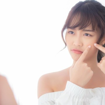 img-title Memencet Jerawat Bisa Sebabkan Kematian! Simak Juga Bahaya Lainnya