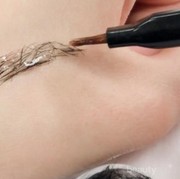 Produk Eyebrow Extension di Dalam Jar yang Lagi Viral di Korea, Tertarik Mencoba?
