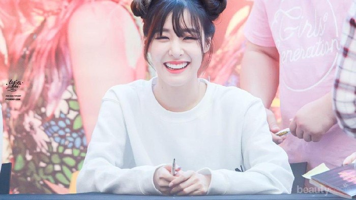 Manis Banget! Para Selebriti Korea Ini Terkenal dengan Eye Smile yang Bikin Gemes! Manis Banget! Para Selebriti Korea Ini Terkenal dengan Eye Smile yang Bikin Gemes!