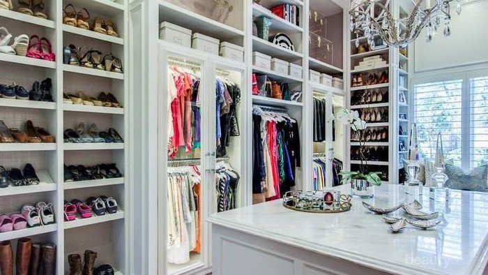 Ternyata Kamu Tetap Bisa Menyimpan Pakaian dengan Rapi Tanpa Lemari dengan Cara Ini!