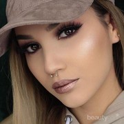 5 Tips Memakai Lipstick Metalik Ini Tidak Akan Membuat Riasan Kamu Too Much