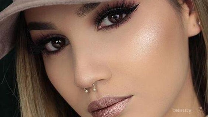 5 Tips Memakai Lipstick Metalik Ini Tidak Akan Membuat Riasan Kamu Too Much