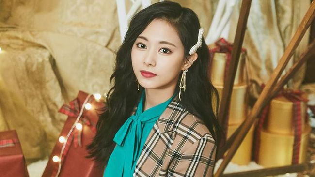 Tzuyu TWICE mengikuti aturan dari Pemerintah Taiwan untuk mengarantina diri sendiri demi mencegah penyebaran virus corona.