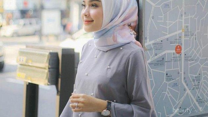 Bingung Mau Ke Pesta? Yuk Contek Warna Hijab yang Cocok di Pakai Ke Kondangan! Dijamin Makin Cantik! Bingung Mau Ke Pesta? Yuk Contek Warna Hijab yang Cocok di Pakai Ke Kondangan! Dijamin Makin Cantik!