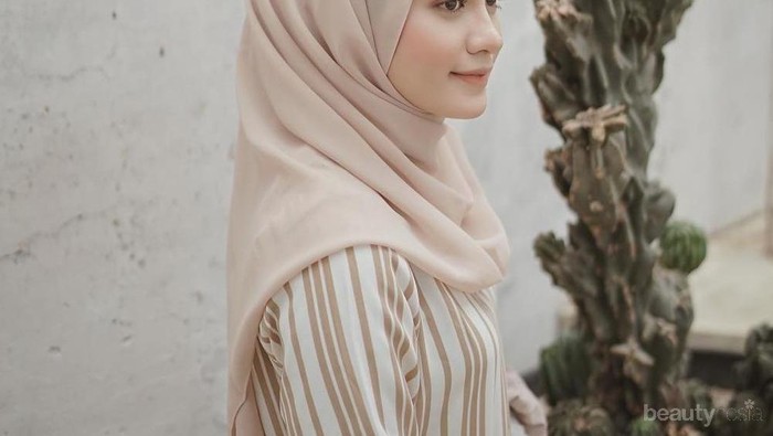 Inilah Gaya Hijab Pashmina yang Paling Sering Dipakai Para Selebgram, Suka yang Mana?