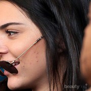 Bagi Pemilik Kulit Jerawat dan Berminyak, Ini Dia Produk yang Wajib Ada di Tas Kamu!