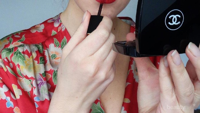 Hobi Menggunakan Lipstik Matte? Jangan Sampai Melakukan 4 Kesalahan Mainstream Ini, Ladies!