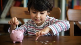 Tips Mengajari Anak Mengelola Uang secara Bertanggung Jawab