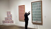 FOTO: 'Menyapa' Andy Warhol di London Pameran Andy Warhol di London digelar untuk mengenal lebih jauh pribadi dan latar belakang salah satu seniman paling populer di abad ke-20 tersebut.