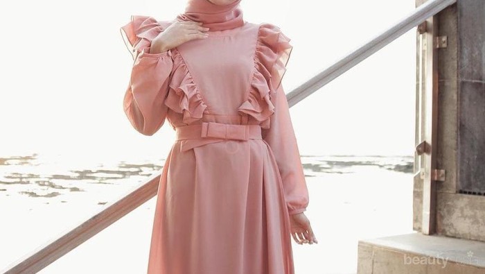 Tips Memakai Ruffle Outfit untuk Hijabers Tanpa Harus Takut Terlihat Gemuk
