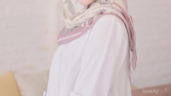 Rambut Keluar dari Hijab Bikin Risih? Ini 6 Tips Untuk Menghindarinya!