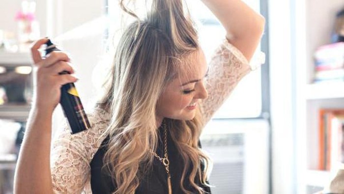 Hati-hati Ladies, Dry Shampoo Bisa Menimbulkan Efek Buruk Ini Untuk Rambutmu!