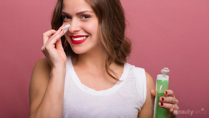 Tanpa Remover, Ternyata Inilah Produk Kecantikan Lain yang Juga Bisa Membersihkan Wajah dari Make Up!