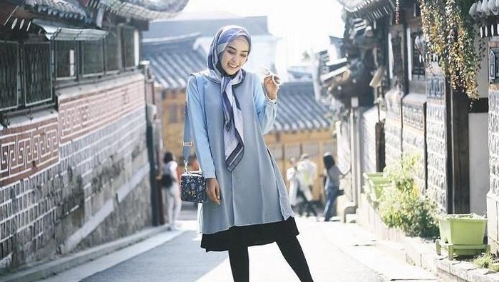 Hijabers! Ini Dia Bawahan yang Pas Untuk Tunik mu! Kamu Dijamin Makin Stylish! Hijabers! Ini Dia Bawahan yang Pas Untuk Tunik mu! Kamu Dijamin Makin Stylish!