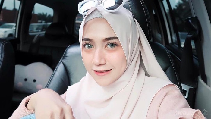 Mau Tampil dengan Hijab Kekinian di Bawah 50K? Online Shop Ini Jawabannya! Mau Tampil dengan Hijab Kekinian di Bawah 50K? Online Shop Ini Jawabannya!