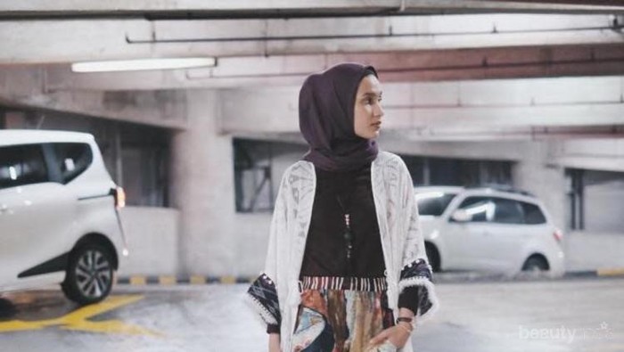 Tertarik Hangout Look With Batik! Komen Yuk.. Tertarik Hangout Look With Batik! Komen Yuk..