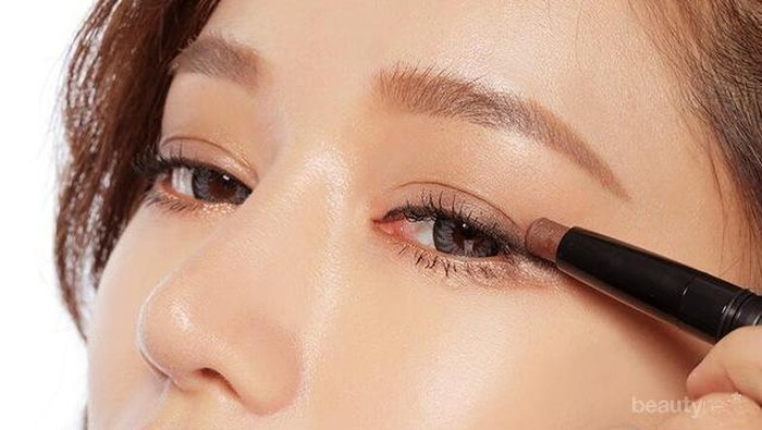 Deretan 4 Stick Eyeshadow Paling Recommended yang Pigmented dan Wajib Kamu Miliki!