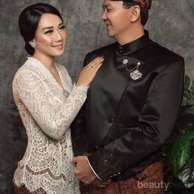 Foto Pernikahan Ahok dan Puput dengan Nuansa Jawa Modern