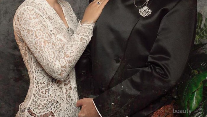 Foto Pernikahan Ahok dan Puput dengan Nuansa Jawa Modern