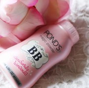 Kok Pond's Magic Powder BB Glow Aku Wanginya Apek dan Aneh Gitu Ya?? Palsu Gak Sih?