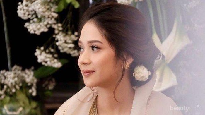 Dampingi Wishnutama Dilantik Jadi Menteri, Penampilan Gista Putri Tuai Pujian!