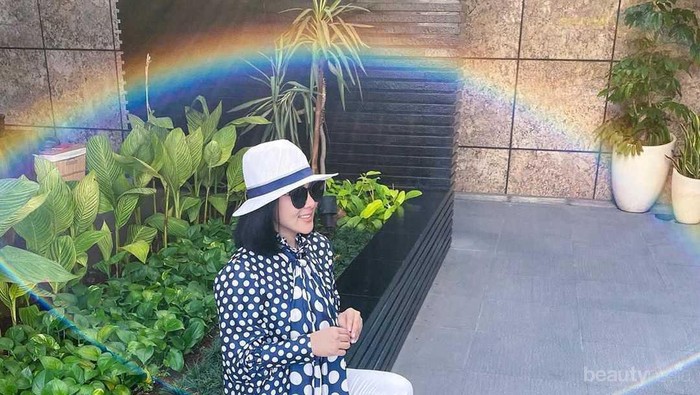 Gemar Tampil Cetar Membahana, 5 Kaus Syahrini Ini Mahal Meski Tampak Sederhana