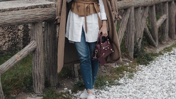 Modis Banget! Inspirasi Padu Padan Coat Ala Selebgram Hijabers Ini Cocok Banget Untuk Traveling Ke Luar Negeri