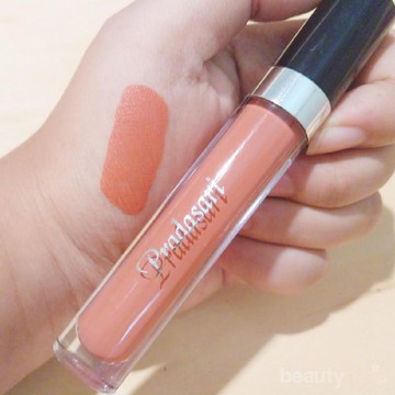 Yuk Tampil Cantik Dengan Lip Cream Lokal, Pradasari!