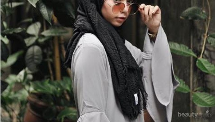Kacamata Bikin Hijab Style Lebih Keren! Gak Percaya? Contek Inspirasi Hijab Kacamata Ala Joyagh Ini!