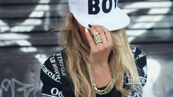 Ambil Inspirasi Casual Look dengan Menggunakan Snapback Hat Yuk!