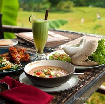 Pecinta Sayur! Ini Dia Rekomendasi Tempat Makan Vegetarian di Jakarta yang Aman untuk Kamu