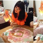 Duh Gak Banget! Cewek asal Tiongkok Ini Malah Pamer Kekayaan dan Bakar Uang!