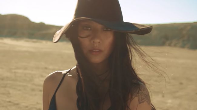 Menyadari kondisi ekonomi Korea yang goyah akibat corona, Lee Hyori meringankan beban dengan menggratiskan biaya sewa gedungnya untuk bulan ini.