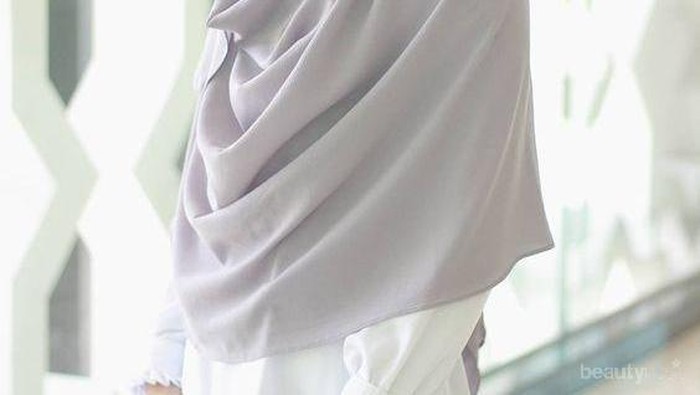 Anggun dengan Gaya Sederhana, Baju Kondangan Style Syar'i Ini Bisa untuk Kamu Coba