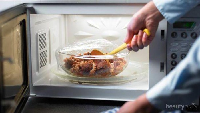 Jangan Lakukan Lagi, Ternyata 5 Jenis Makanan Ini Berbahaya Jika Dipanaskan