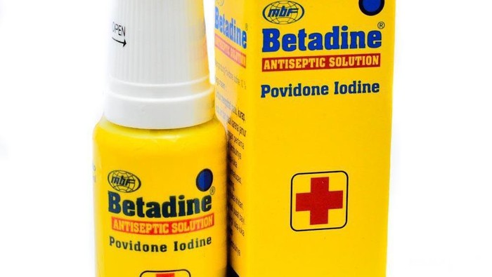 Pernah Coba Menghilangkan Jerawat Pake Betadine? Atau Punya Cara Unik Lain Buat Ilangin Jerawat? Pernah Coba Menghilangkan Jerawat Pake Betadine? Atau Punya Cara Unik Lain Buat Ilangin Jerawat?