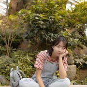 Bingung ke Kampus Pakai Outfit Apa? Yuk Coba Style ala Sunny Dahye