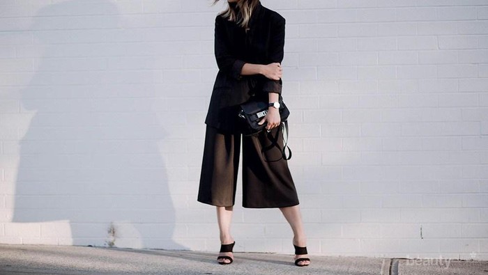 Empat Inspirasi Sepatu yang Cocok Banget Dipadukan dengan Celana Kulot!