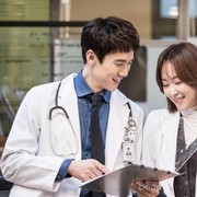 Hari Dokter Nasional, Yuk Kenalan dengan Beberapa Dokter Kece ini!