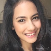 Apa Foundation yang Bagus Untuk Menutupi Bekas Jerawat dan Pori-Pori Besar?